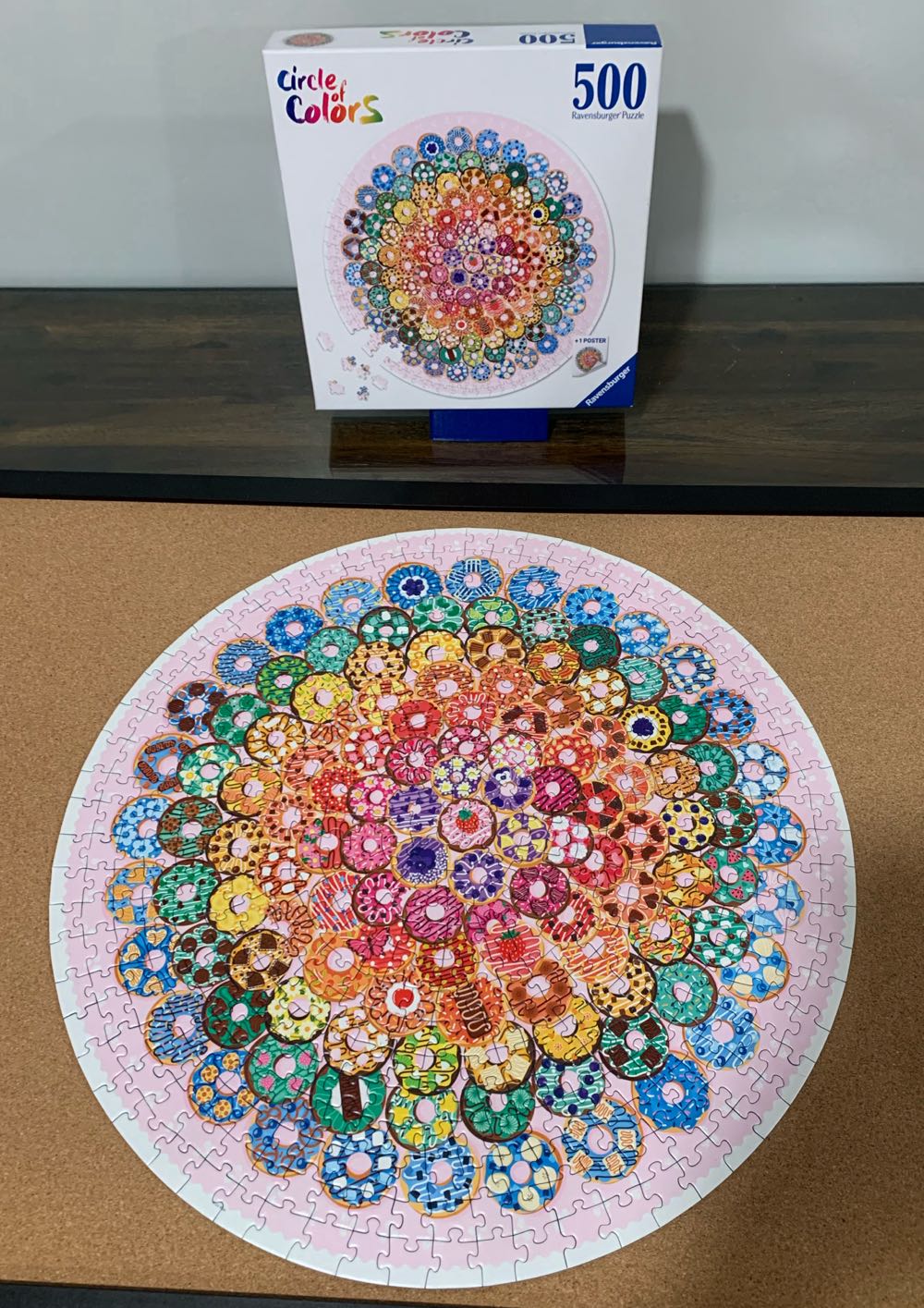 Circle Of Colors: Donuts - Ravensburger puzzle collectible [Barcode 4005556173464] - Main Image 2