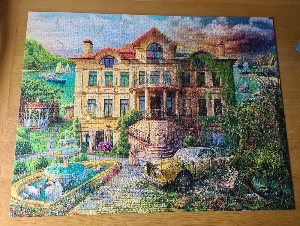 Cove Manor Echoes - Ravensburger puzzle collectible [Barcode 4005556174645] - Main Image 2