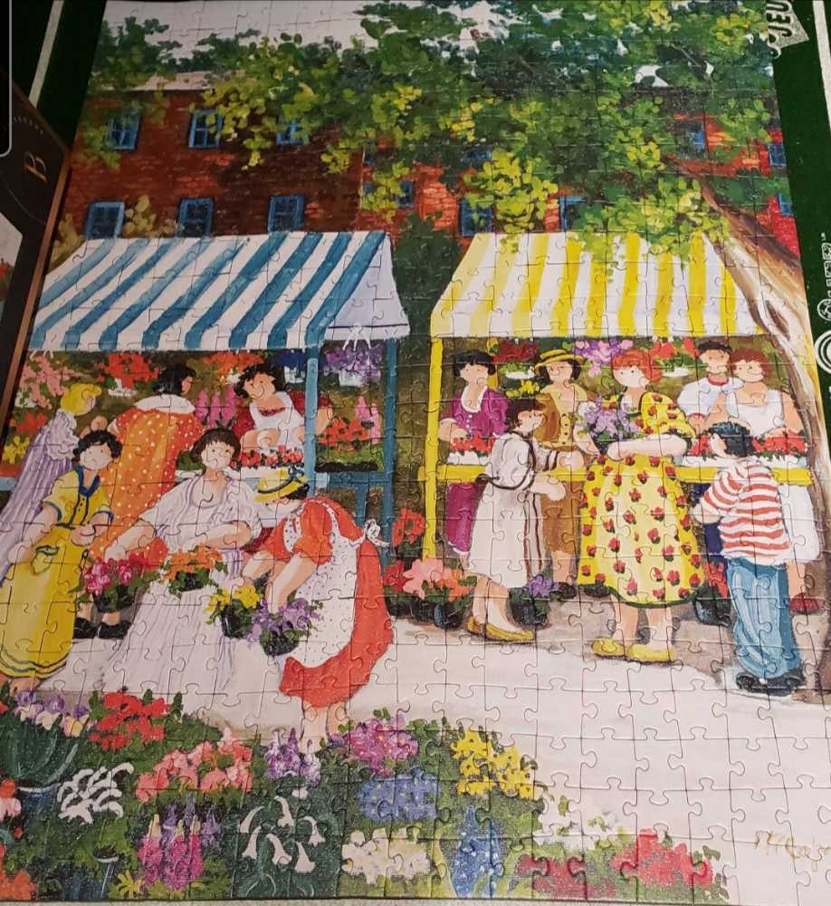 At The Market - Trefl puzzle collectible - Main Image 2