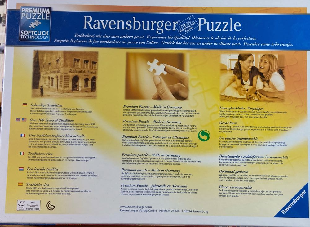 Christmas In The Square - Ravensburger puzzle collectible [Barcode 4005556152919] - Main Image 3
