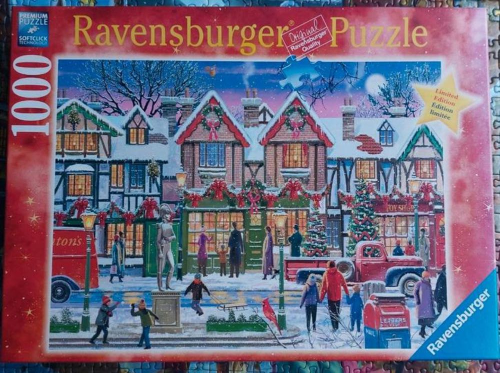 Christmas In The Square - Ravensburger puzzle collectible [Barcode 4005556152919] - Main Image 4