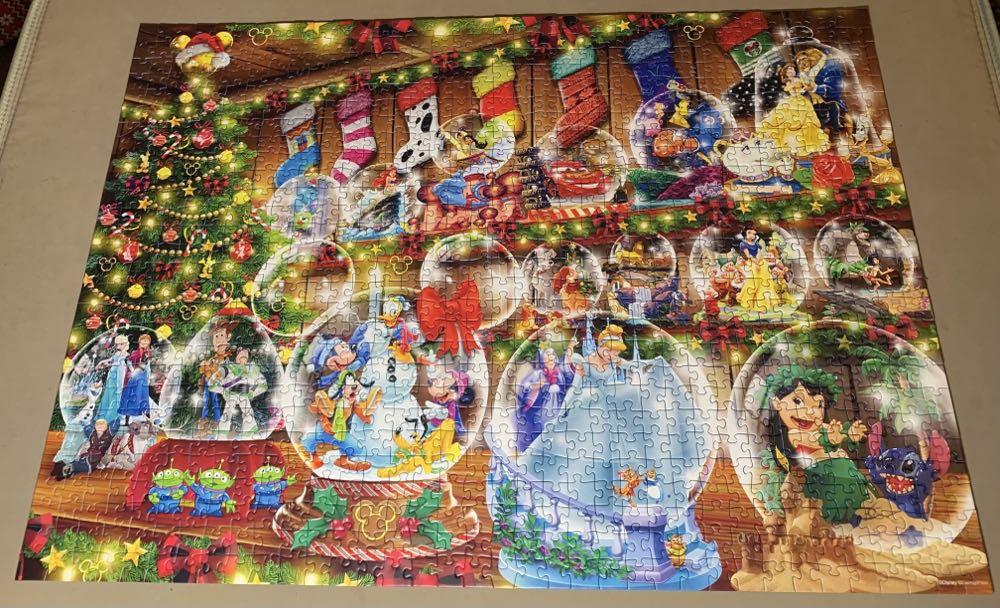 Disney Snowglobes  - Ravensbuger puzzle collectible - Main Image 2