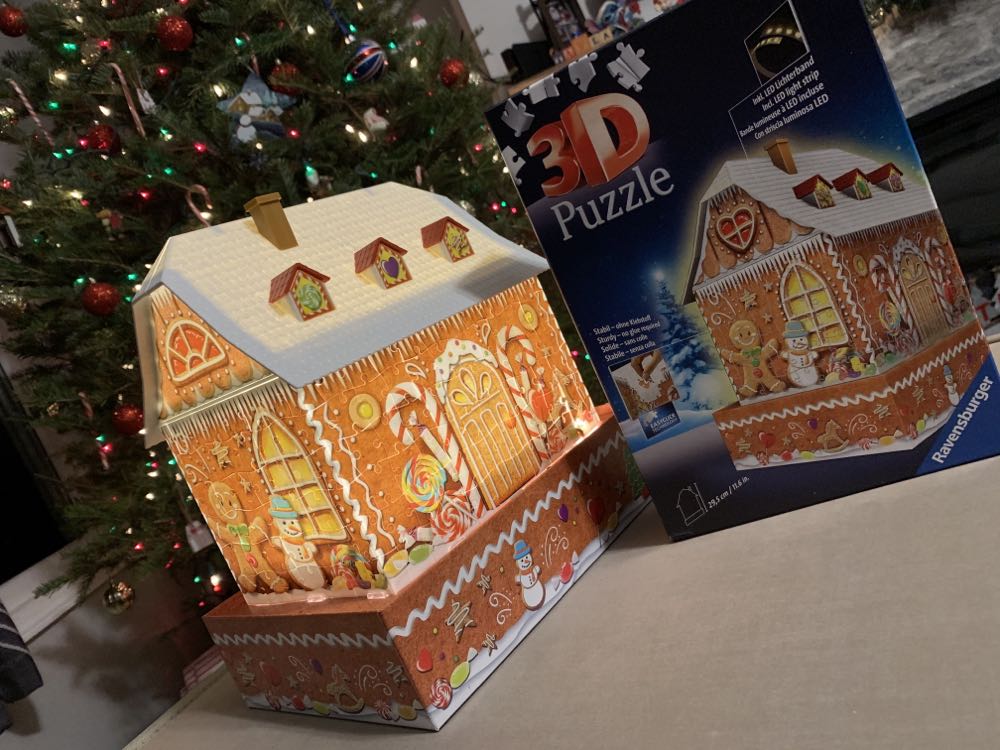 Gingerbread House 3D - Ravensbuger puzzle collectible - Main Image 2