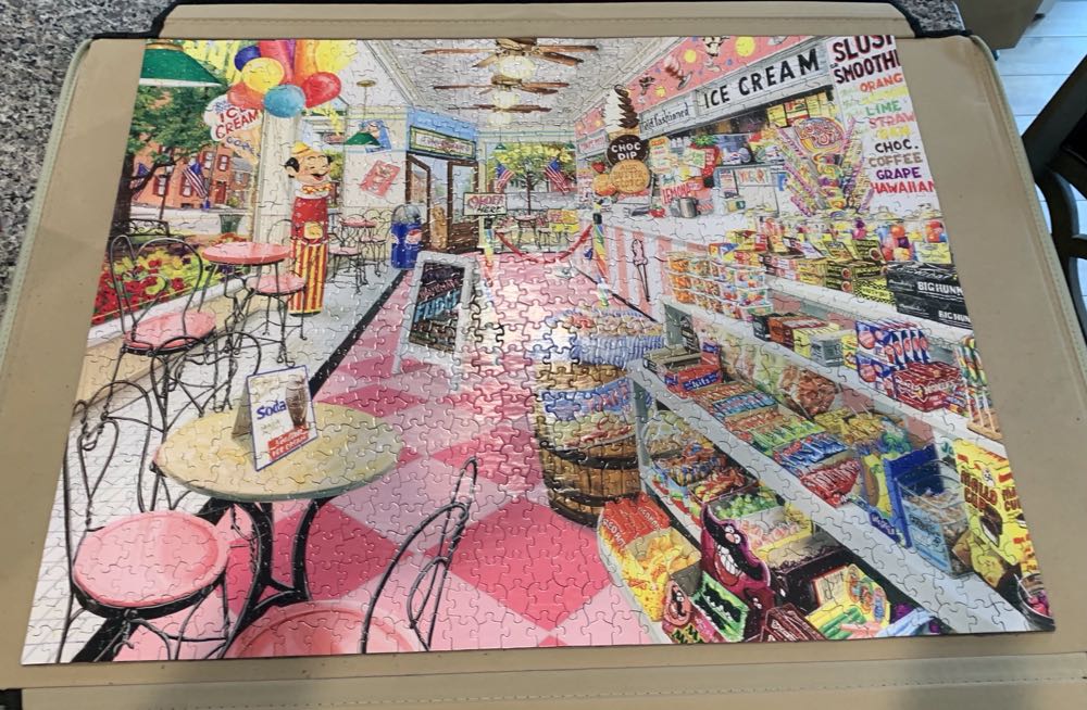 Ice Cream Parlor  - White Mountain puzzle collectible - Main Image 2