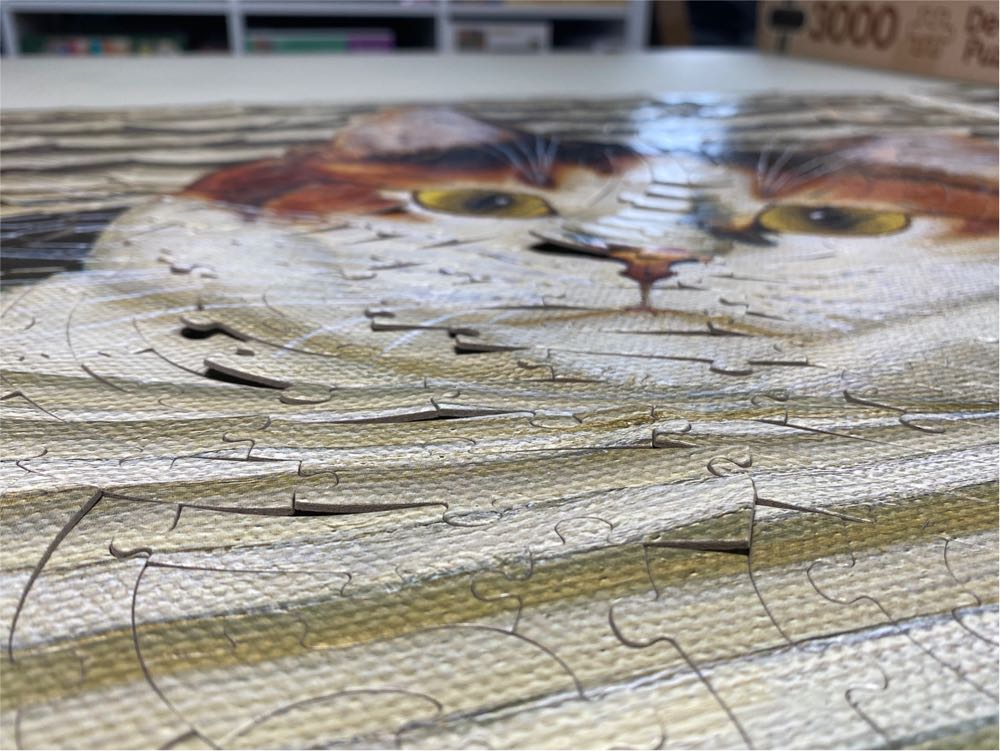 Sassy Lara - Ceaco puzzle collectible [Barcode 021081010528] - Main Image 4