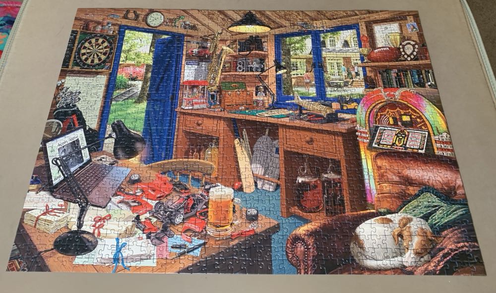 Dads Hideaway-JANET  - White Mountain puzzle collectible - Main Image 2