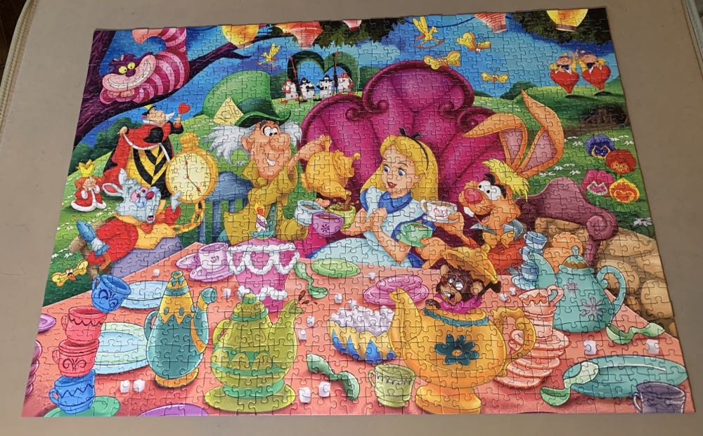 Alice In Wonderland - Ravensberger puzzle collectible - Main Image 2