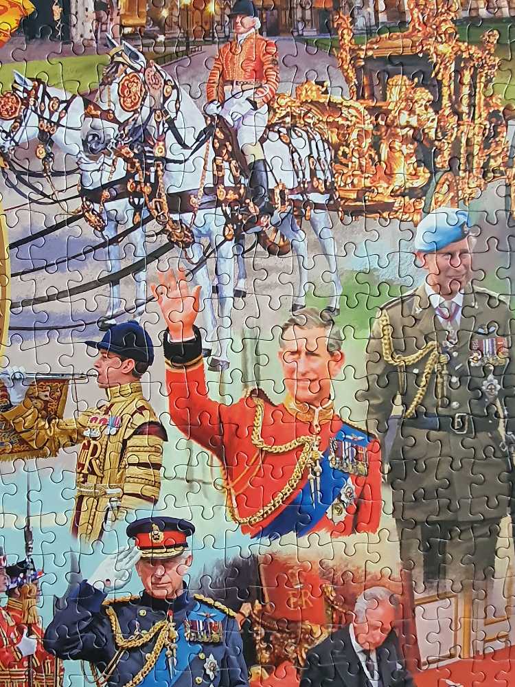 Coronation Of A King - King Charles III - Gibsons puzzle collectible [Barcode 5012269071337] - Main Image 4