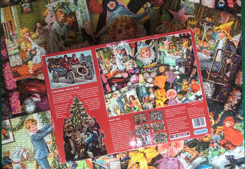 Christmas Festive Fun 🟦 - Gibsons puzzle collectible [Barcode 5012269070941] - Main Image 3