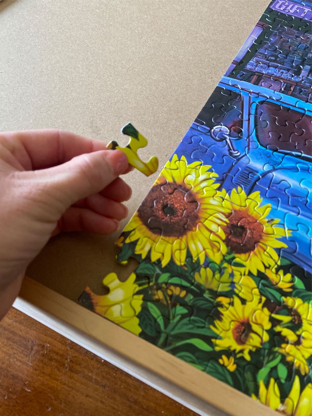 Riverside Market - Springbok 🇺🇸 puzzle collectible [Barcode 091683016549] - Main Image 3