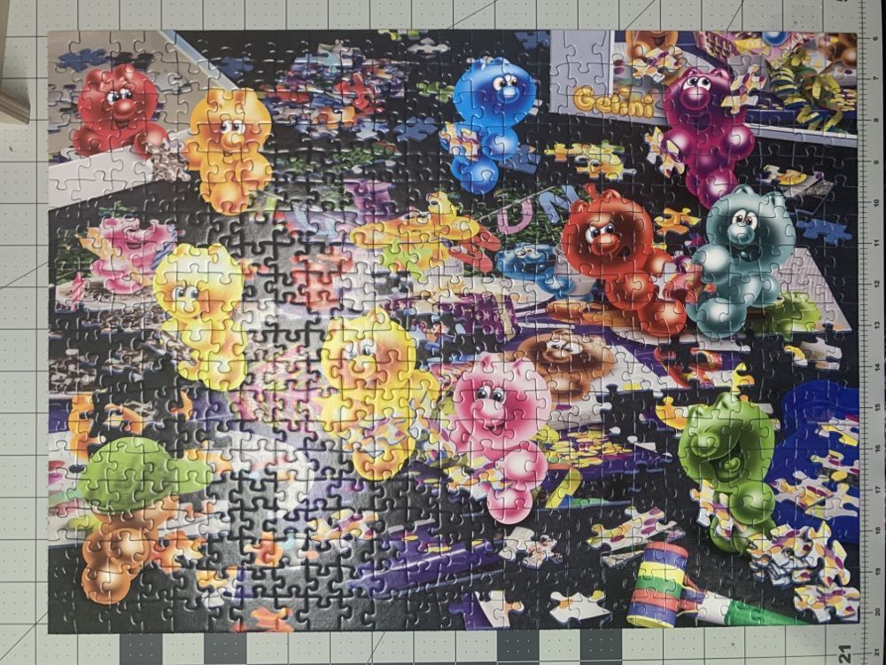Gelini - Solving Jigsaws - Ravensburger puzzle collectible - Main Image 2