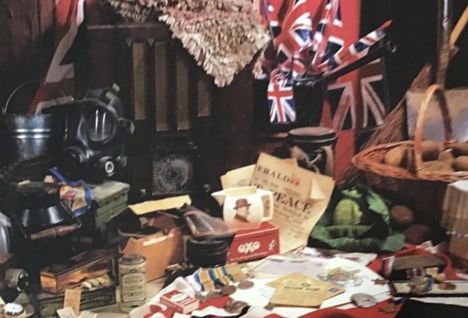 Nostalgia Wartime Memorabilia - Falcon puzzle collectible [Barcode 8710126154625] - Main Image 2