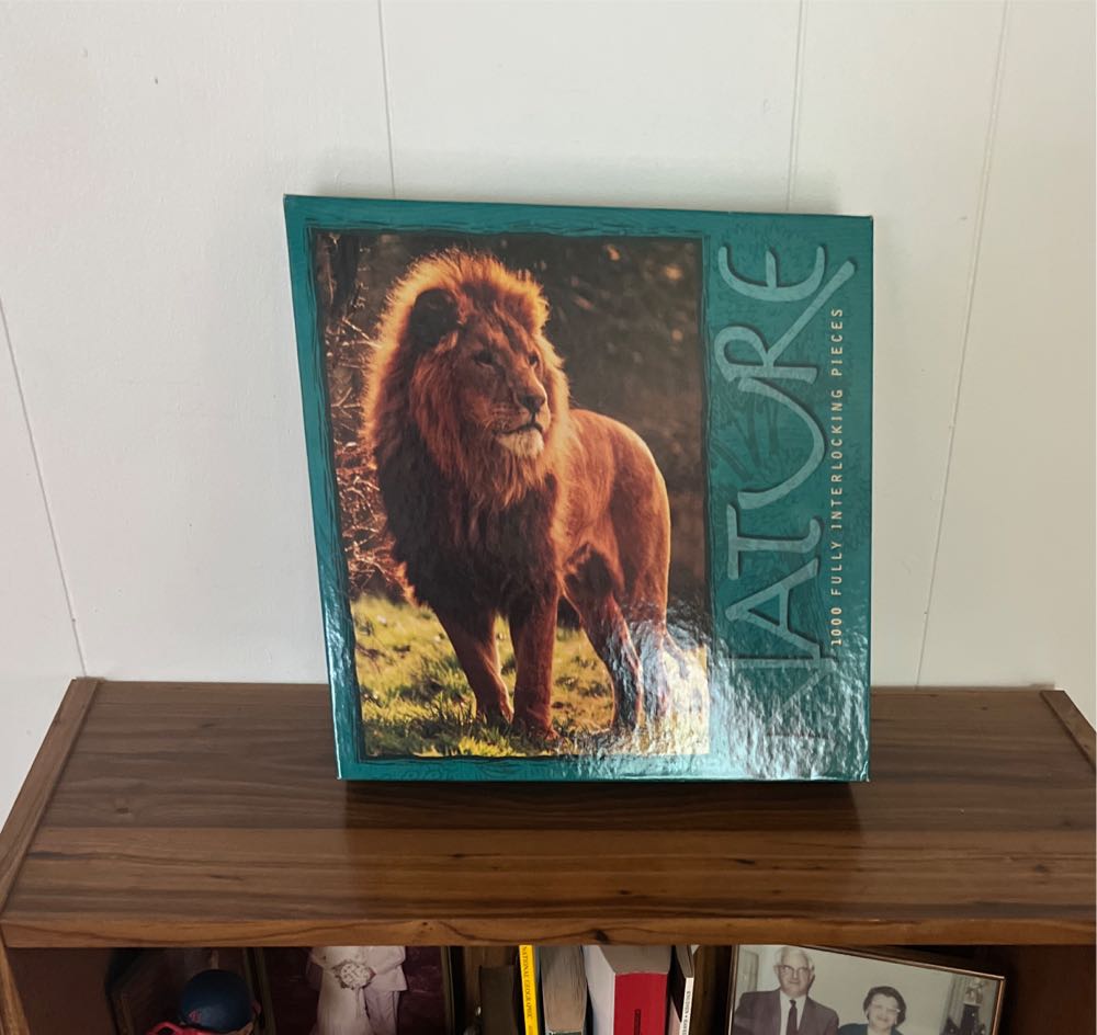 Nature Lion - Milton Bradley puzzle collectible [Barcode 032244040917] - Main Image 3