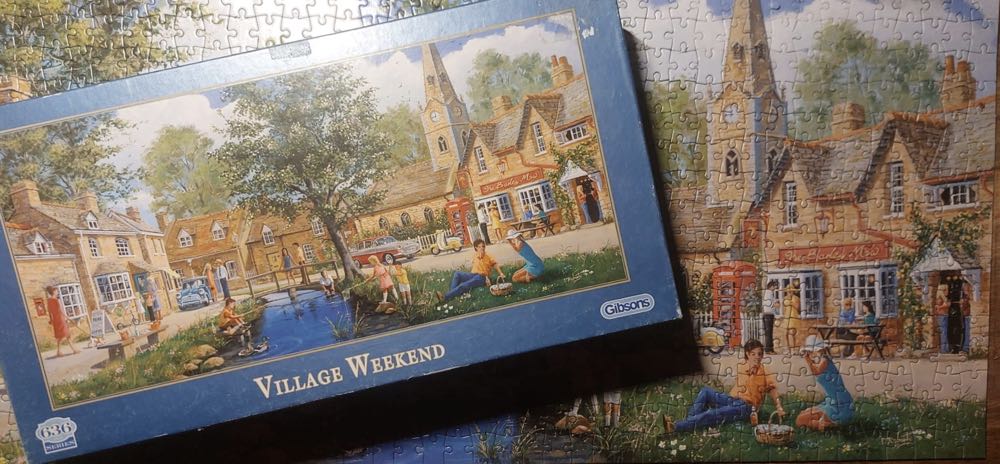 Village Weekend - Gibsons 🇬🇧 puzzle collectible [Barcode 5012269040159] - Main Image 4