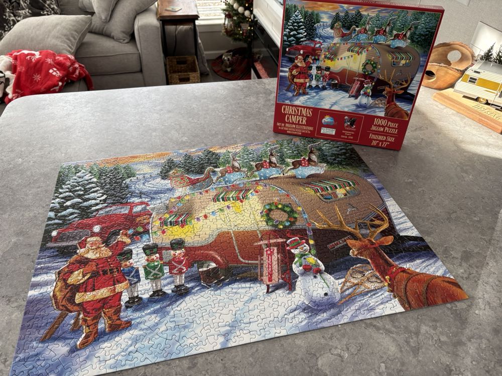 Christmas Camper - SunsOut puzzle collectible [Barcode 796780317093] - Main Image 4