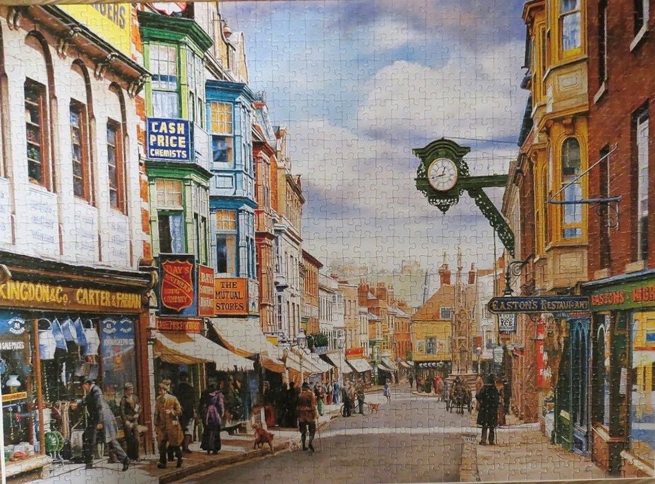 Winchester High Street Browing Through The Shops - Falcon de luxe puzzle collectible [Barcode 8710126157107] - Main Image 3