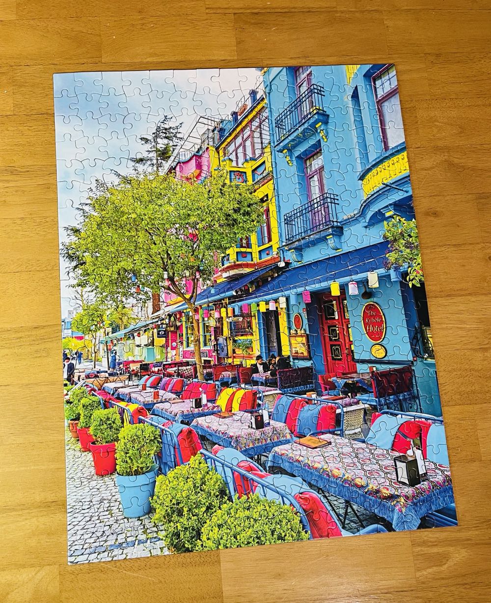 Color Café - Ceaco puzzle collectible [Barcode 021081223577] - Main Image 3