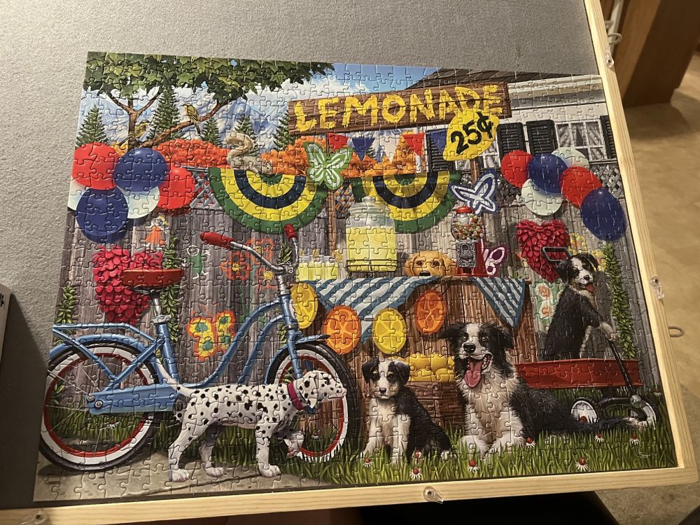 Dog Days - Lemonade Pups - Buffalo puzzle collectible [Barcode 079346173679] - Main Image 2