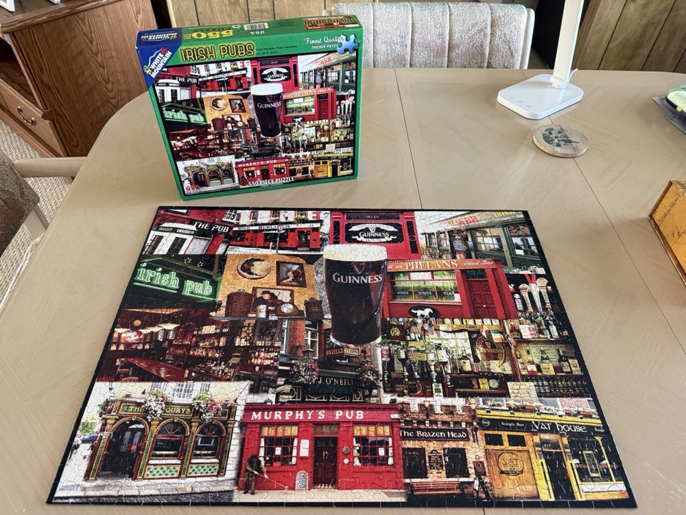 Irish Pubs - White Mountain puzzle collectible [Barcode 724819255078] - Main Image 3