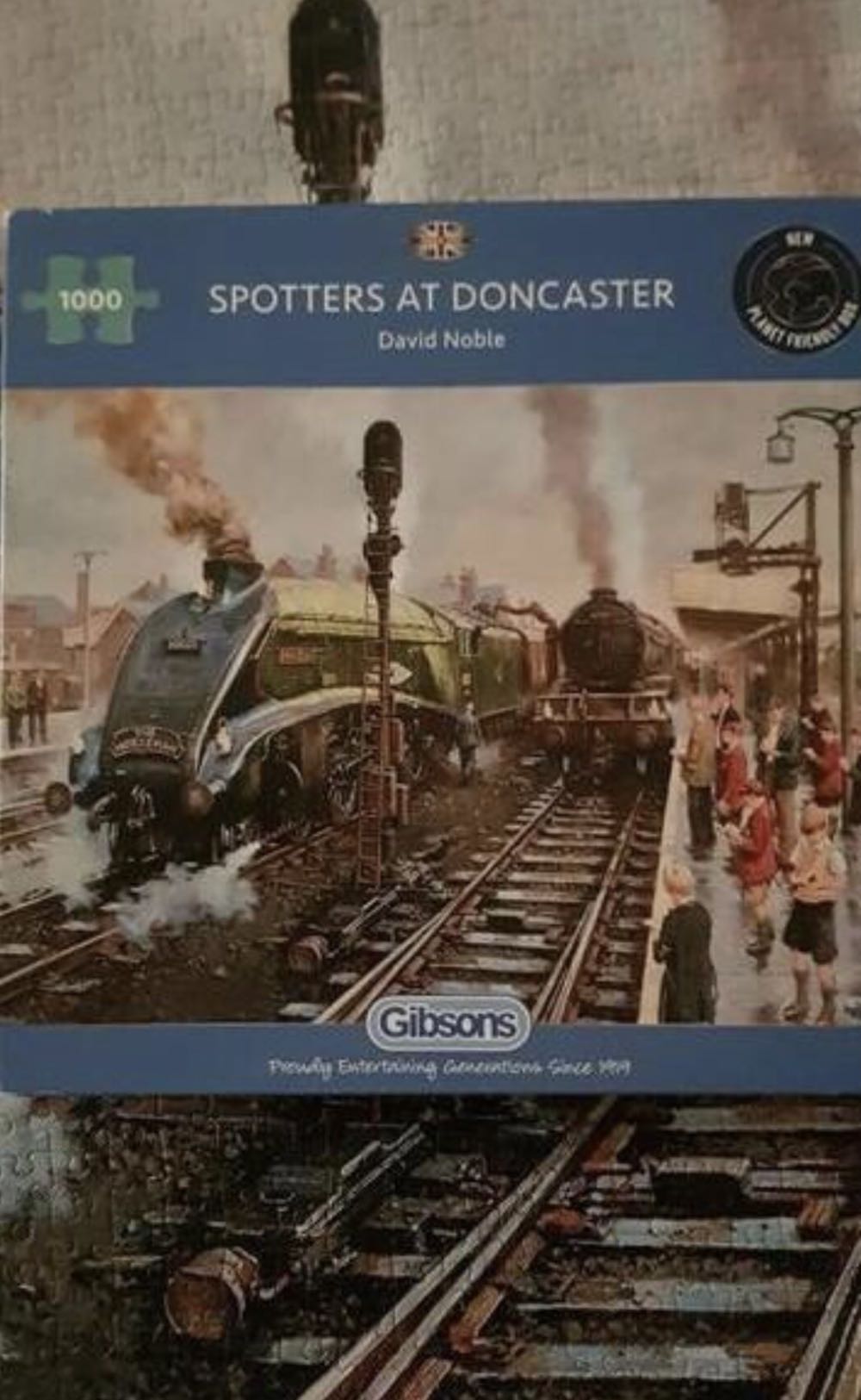 Spotters At Doncaster - Gibsons puzzle collectible [Barcode 5012269063172] - Main Image 4