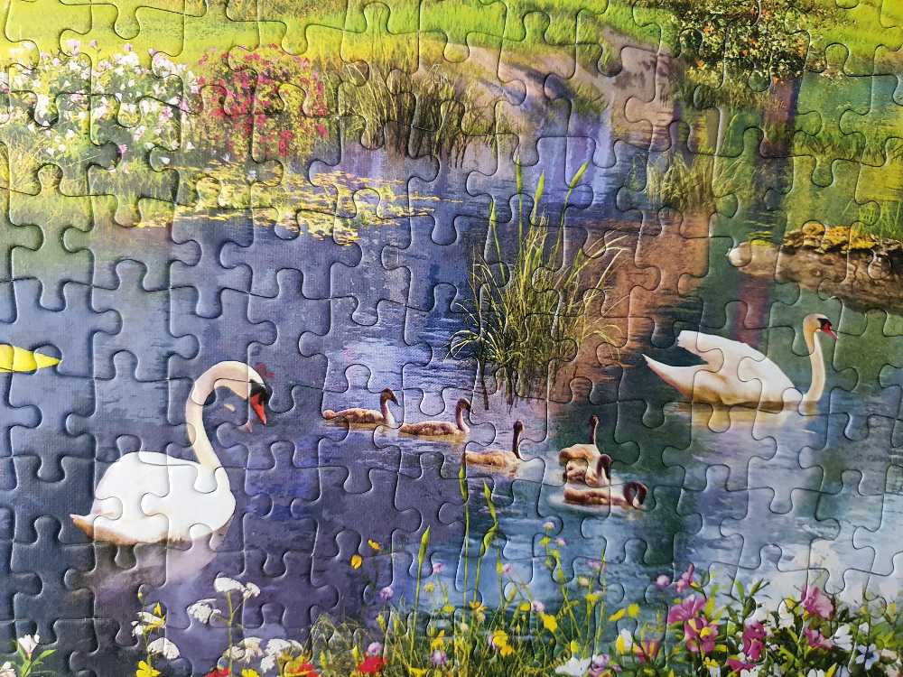 Waterside Cottage  - Falcon de luxe puzzle collectible [Barcode 8710126113509] - Main Image 4
