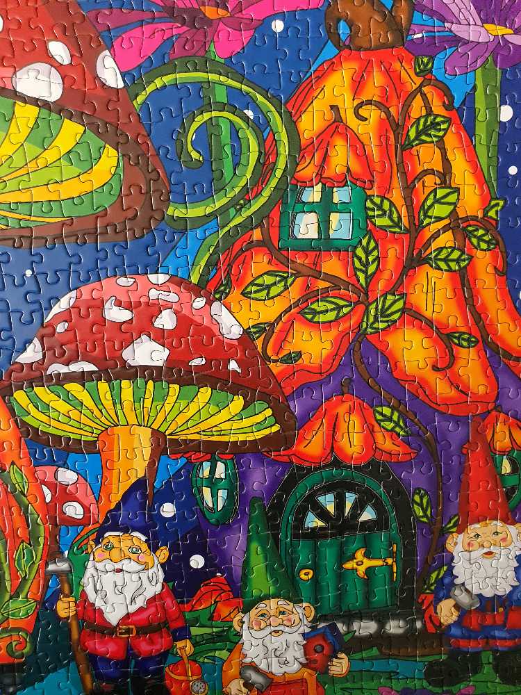 Hiding In My Garden - JaCaRou puzzle collectible - Main Image 4