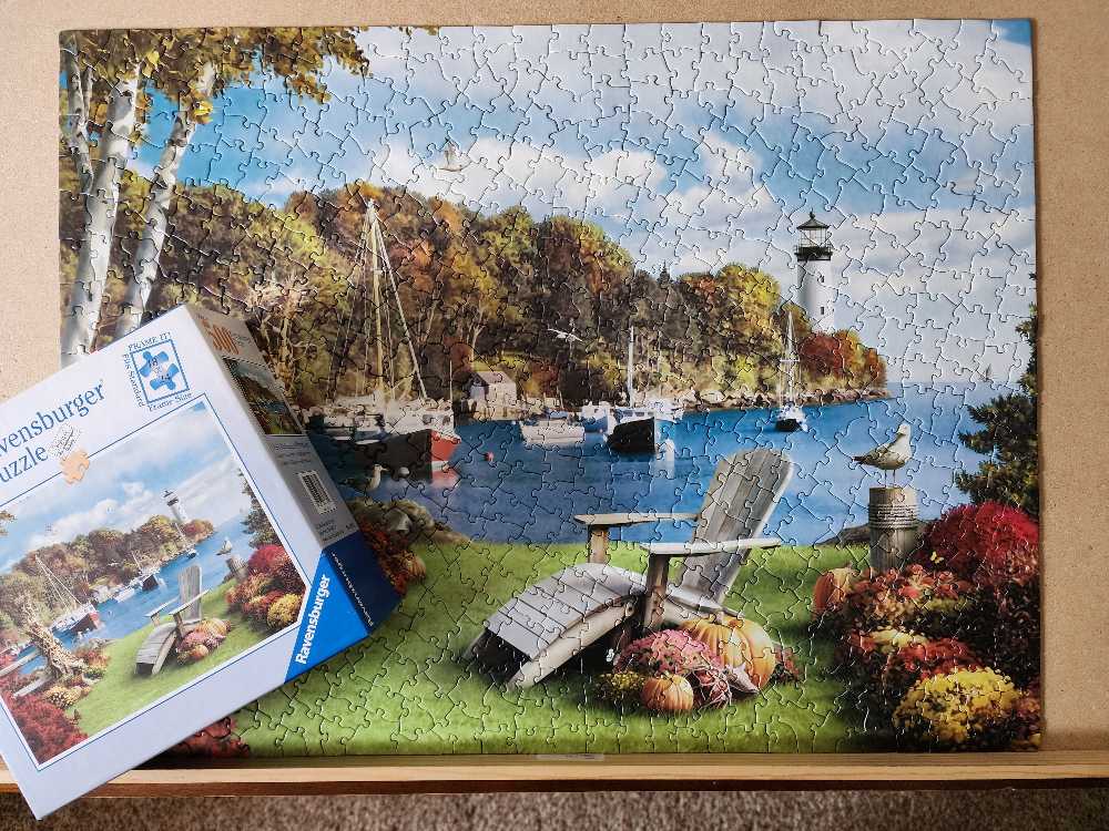 One Autumn Afternoon - Ravensburger puzzle collectible [Barcode 666273817815] - Main Image 3