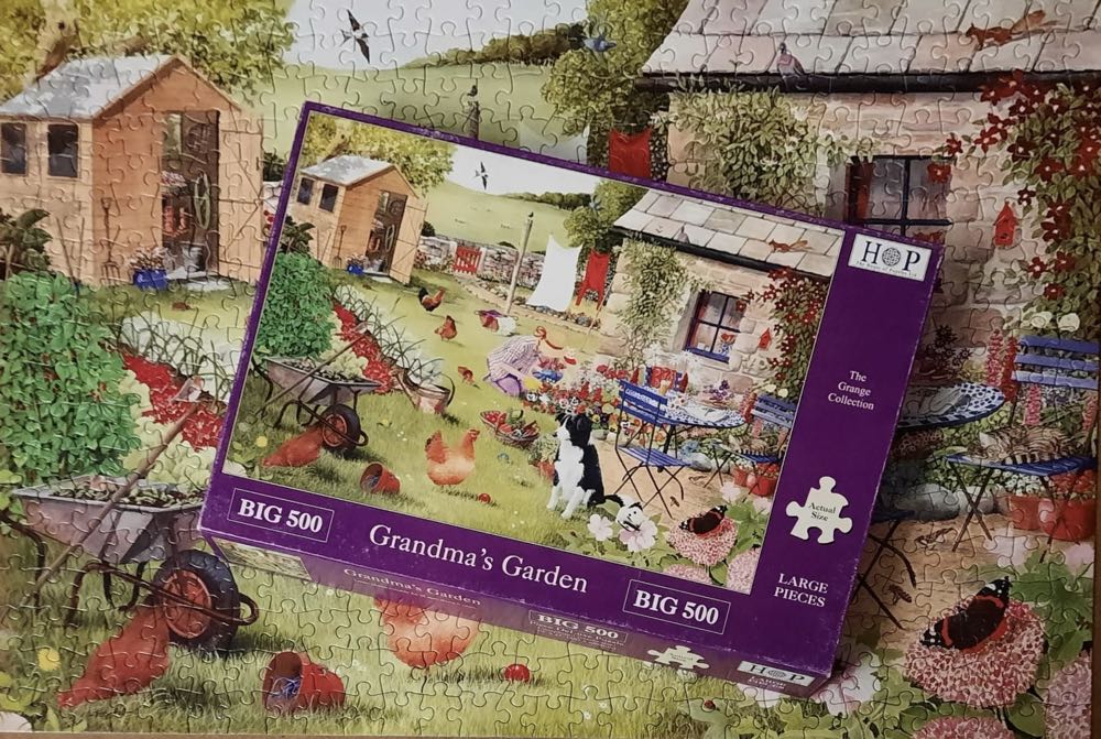 Grandma’s Garden  - HOP 🇬🇧 puzzle collectible [Barcode 5060002002759] - Main Image 4