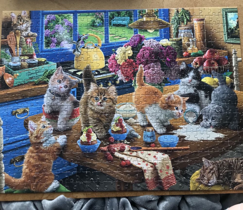 Kittens In The Kitchen - Corner Piece puzzle collectible - Main Image 2