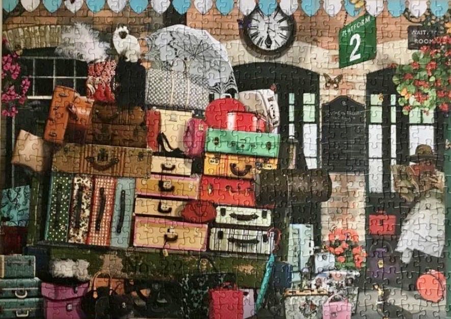 A Weekend Away - Falcon de luxe puzzle collectible [Barcode 8710126111543] - Main Image 3