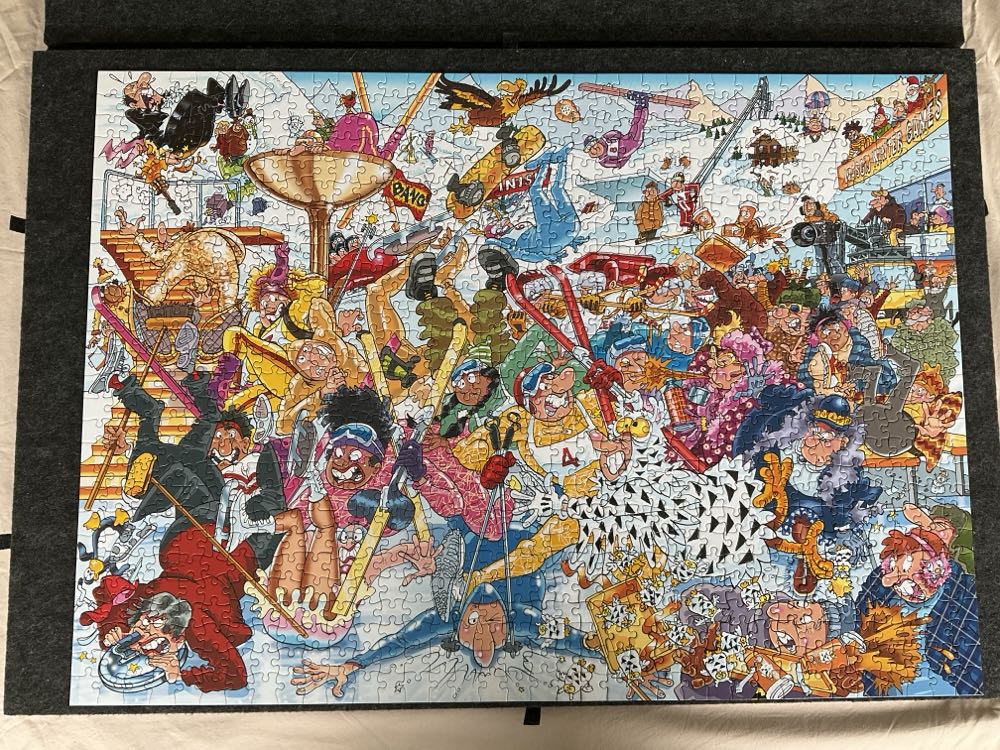 Mystery #22 Wasgij Winter Games - Wasgij puzzle collectible [Barcode 9414131774753] - Main Image 2