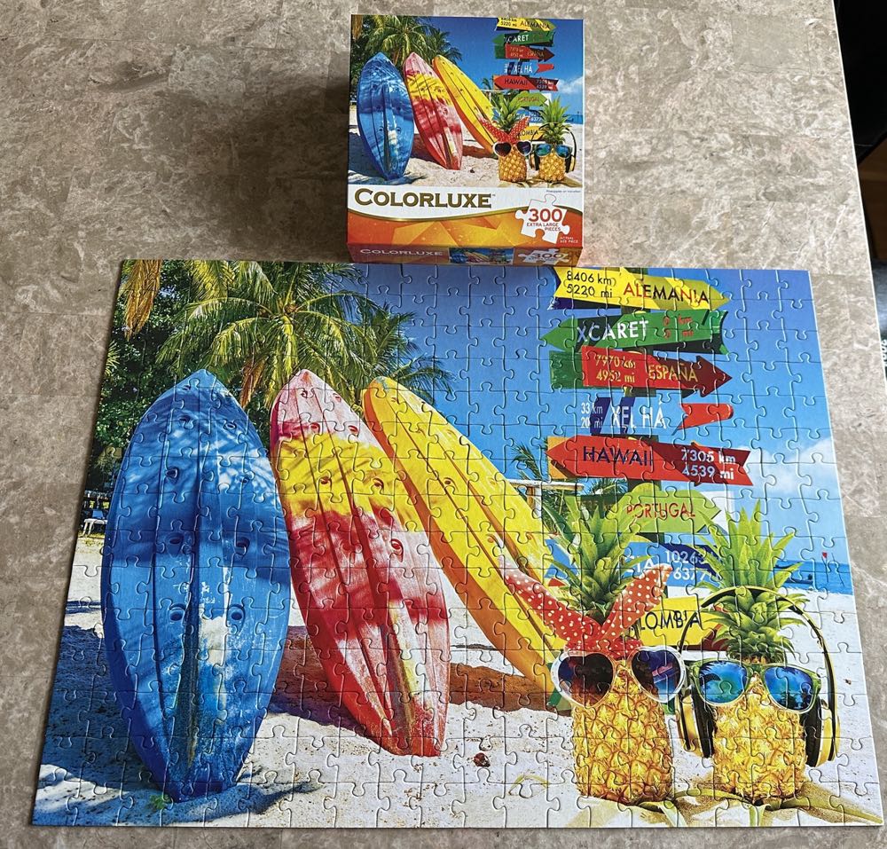 Pineapples on Vacation - Rose Art puzzle collectible [Barcode 701057436414] - Main Image 2