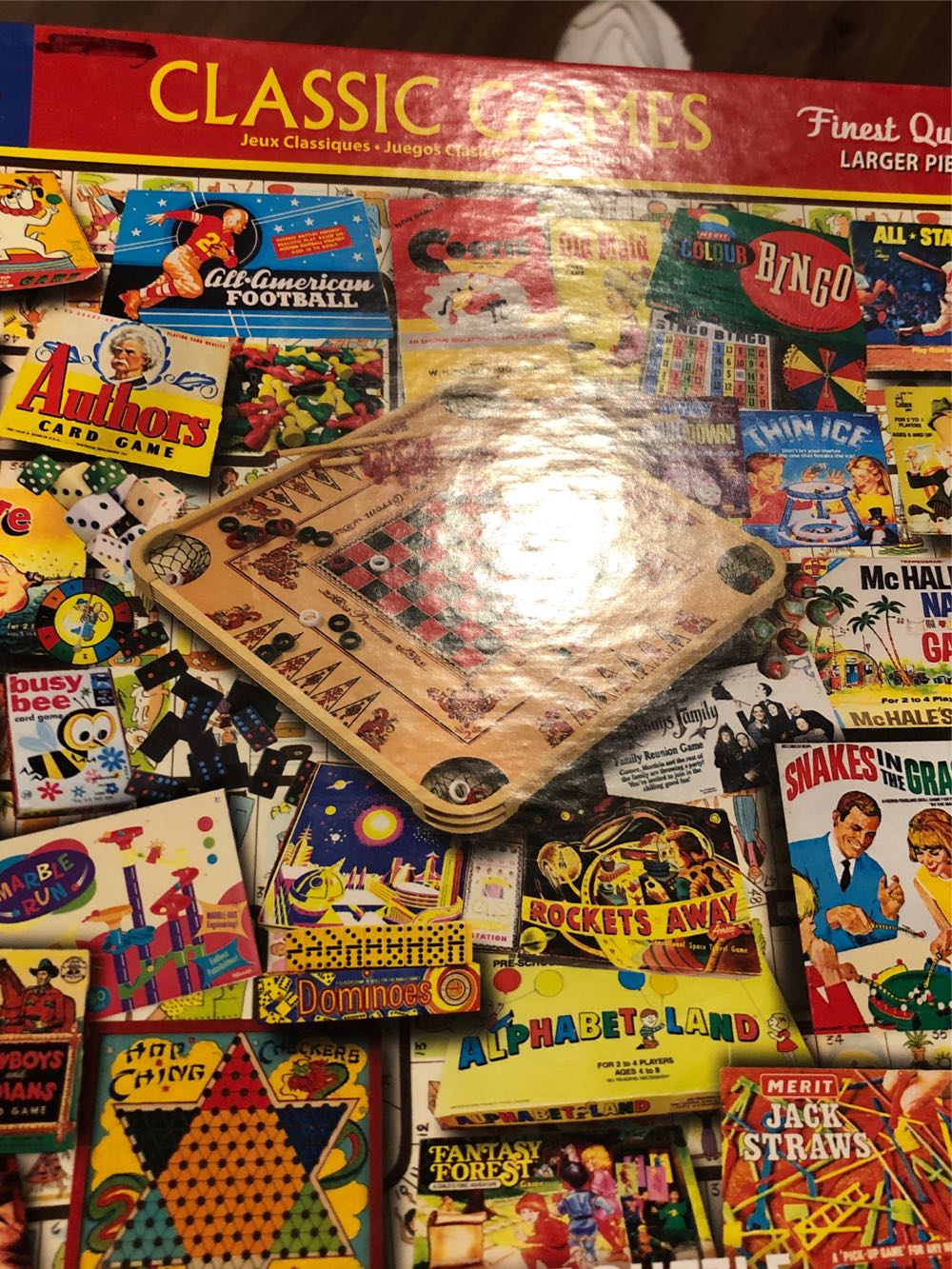 Classic Games - White Mountain Puzzles puzzle collectible [Barcode 1070002] - Main Image 2