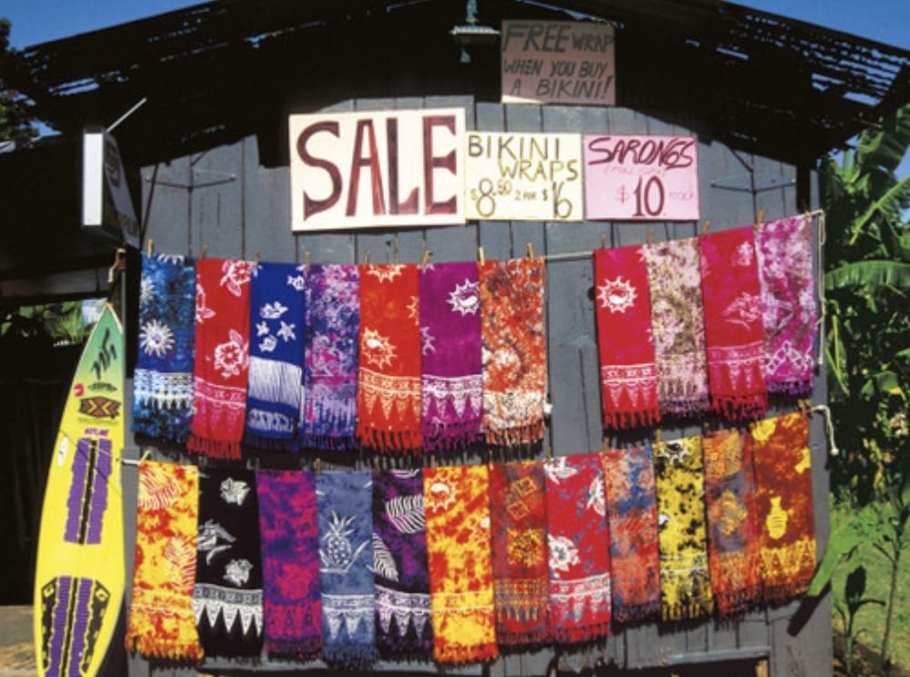 Colorful Pareos, Oahu, Hawaii - Colorluxe puzzle collectible [Barcode 4895145403375] - Main Image 2