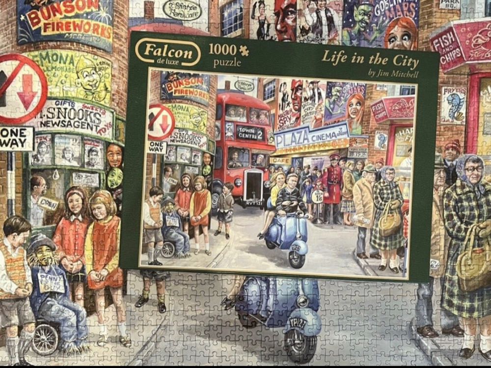 Life In The City - Falcon de luxe puzzle collectible [Barcode 8710126110904] - Main Image 4