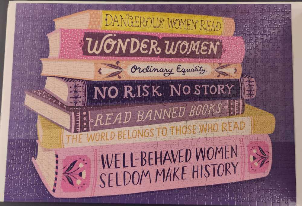 Dangerous Women Read - Gibbs Smith 🇺🇲 puzzle collectible [Barcode 9781423663874] - Main Image 2