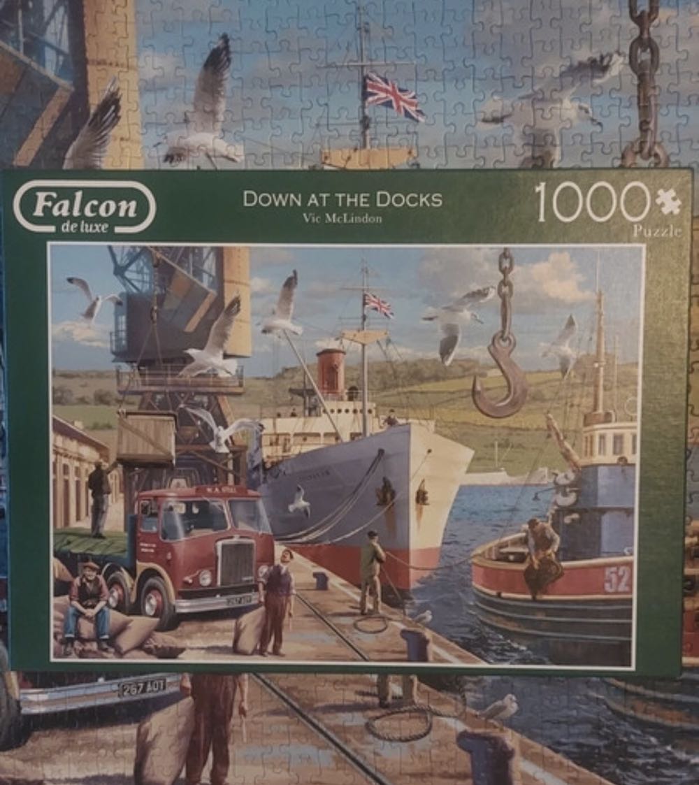 Down At The Docks - Falcon de luxe puzzle collectible [Barcode 8710126111789] - Main Image 4