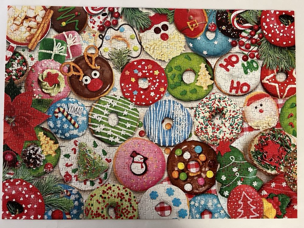 Christmas Donut Party - Eurographics puzzle collectible - Main Image 2