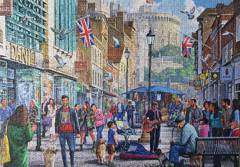 Wandering Through Windsor - Gibsons puzzle collectible [Barcode 5012269063646] - Main Image 2