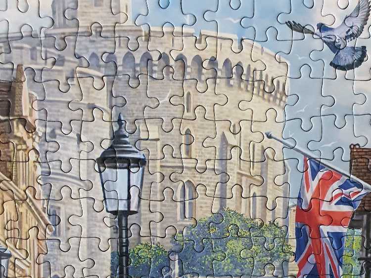 Wandering Through Windsor - Gibsons puzzle collectible [Barcode 5012269063646] - Main Image 4