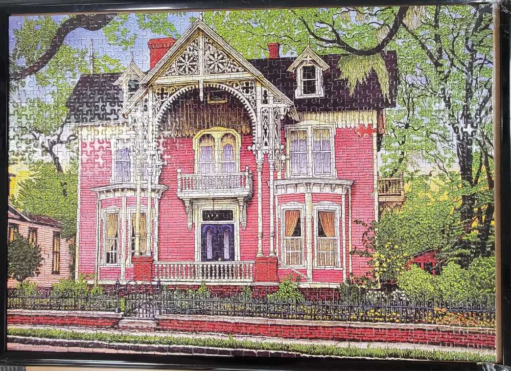 Old Georgia Mansion - Mega Puzzles puzzle collectible [Barcode 072348380038] - Main Image 2