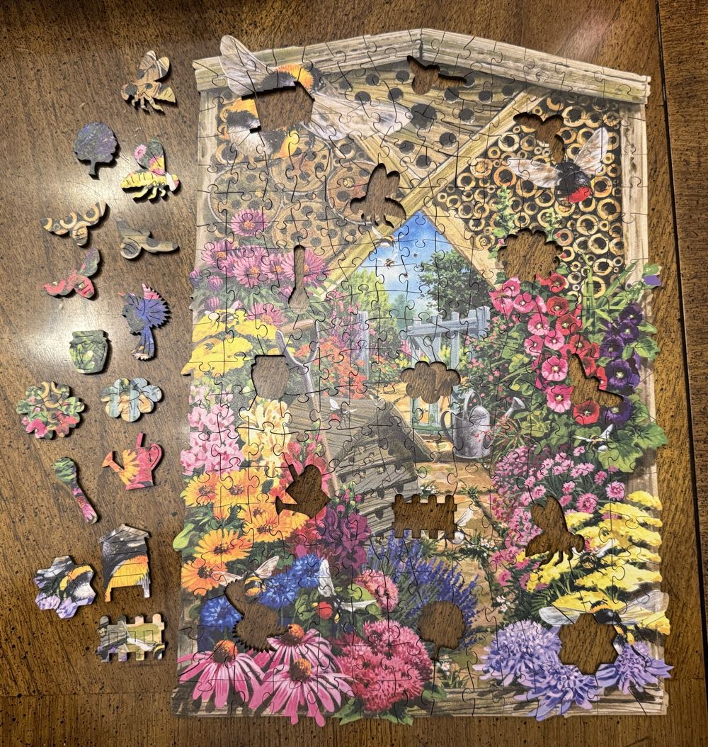 Bee & Bee - Wentworth Wooden Puzzles 🇬🇧 puzzle collectible [Barcode 6050265369637] - Main Image 3