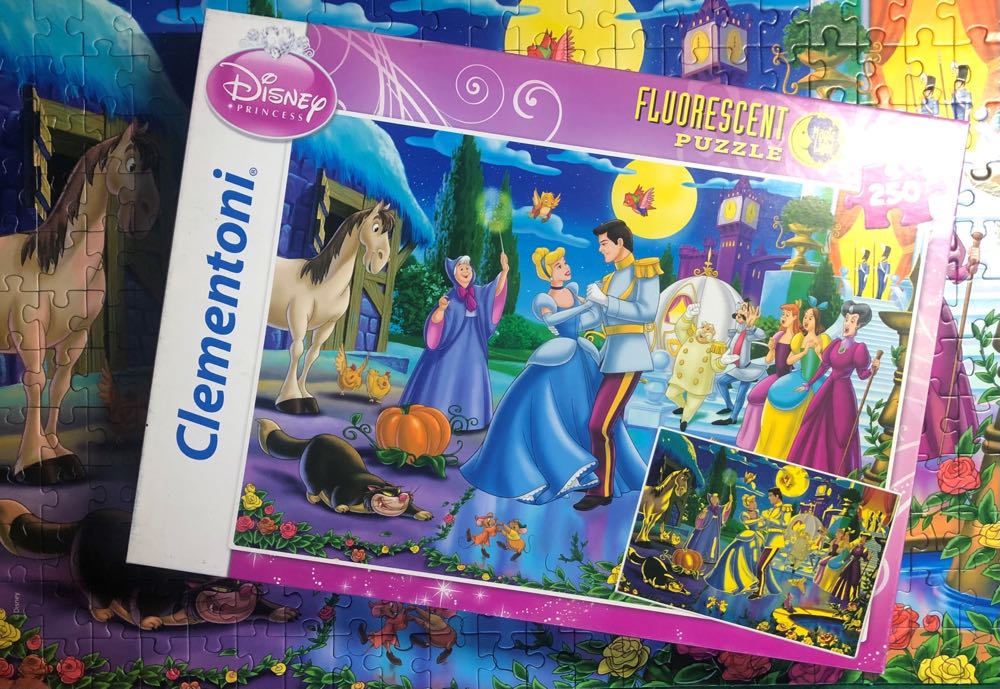 Cinderella Fluorecent - Clementoni puzzle collectible - Main Image 4