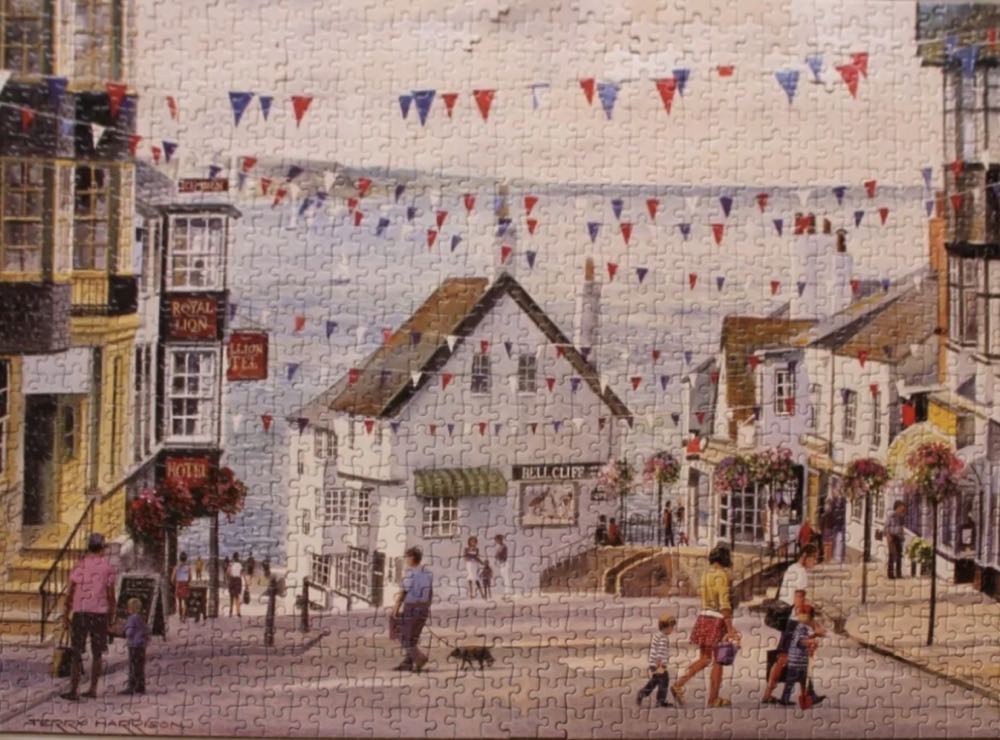 Lyme Regis - Gibsons puzzle collectible [Barcode 5012269050134] - Main Image 3