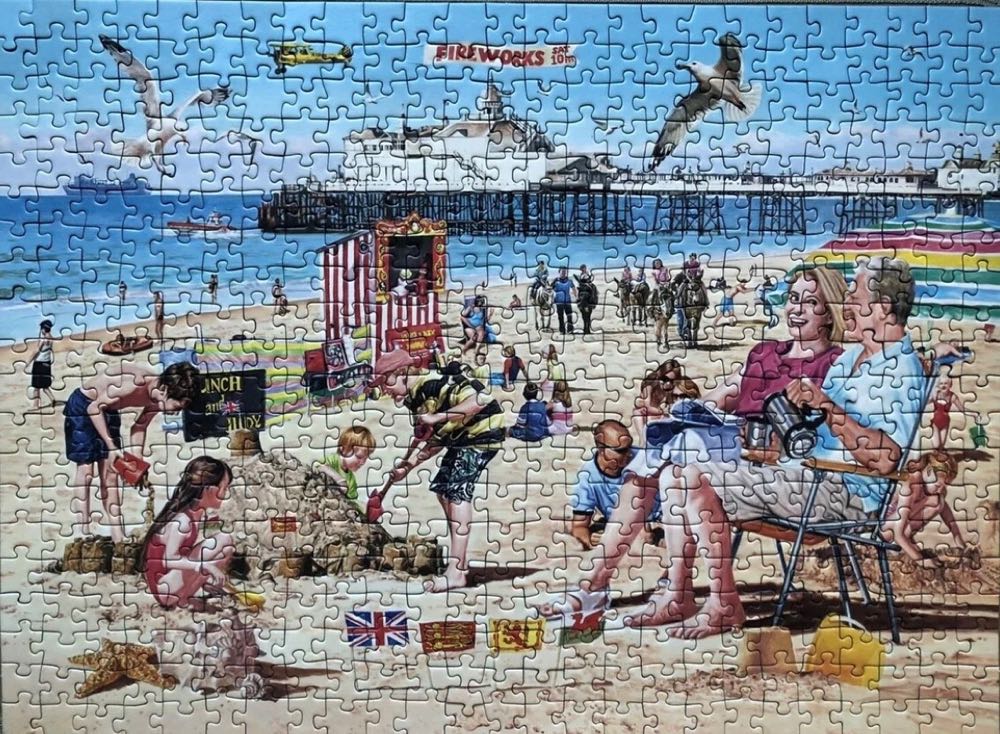 A Day at the Beach - Ravensburger puzzle collectible [Barcode 4005556147533] - Main Image 3