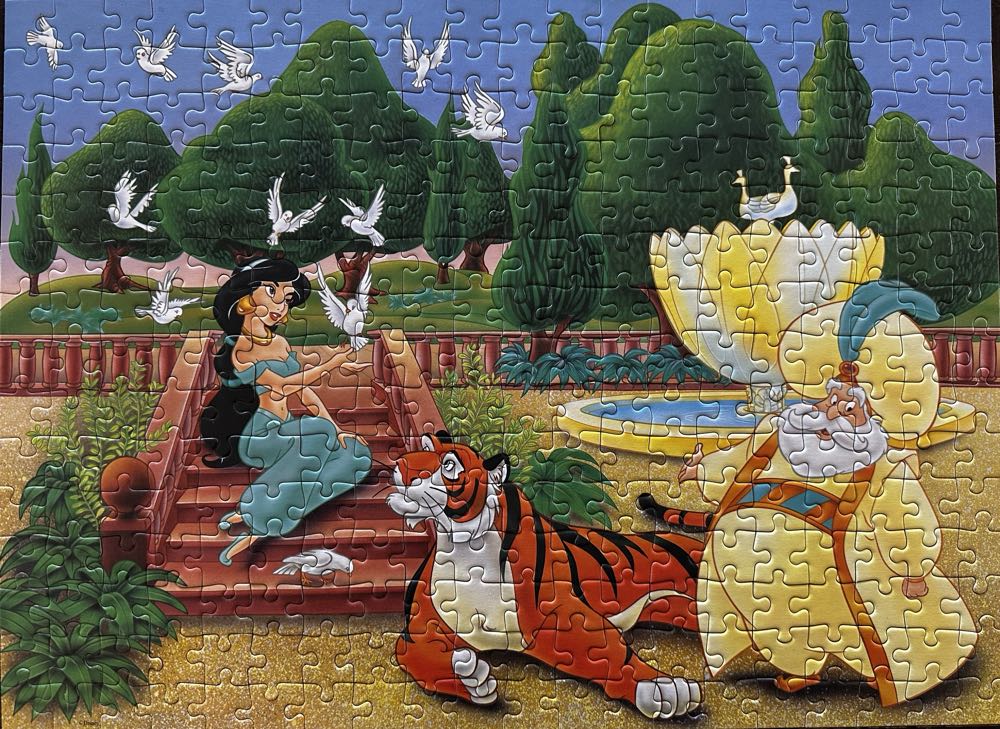 In The Palace Garden - Ravensburger puzzle collectible [Barcode 4005556130627] - Main Image 2