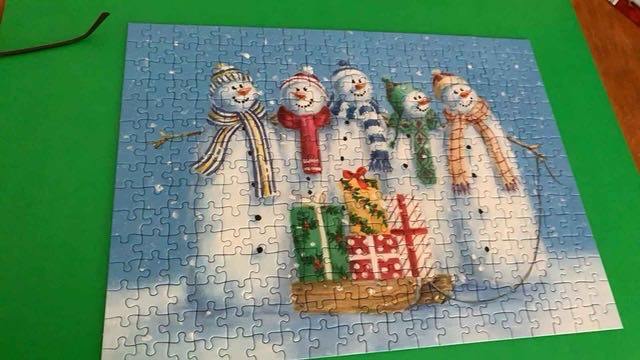 Snowman Family - Ravensburger puzzle collectible - Main Image 2