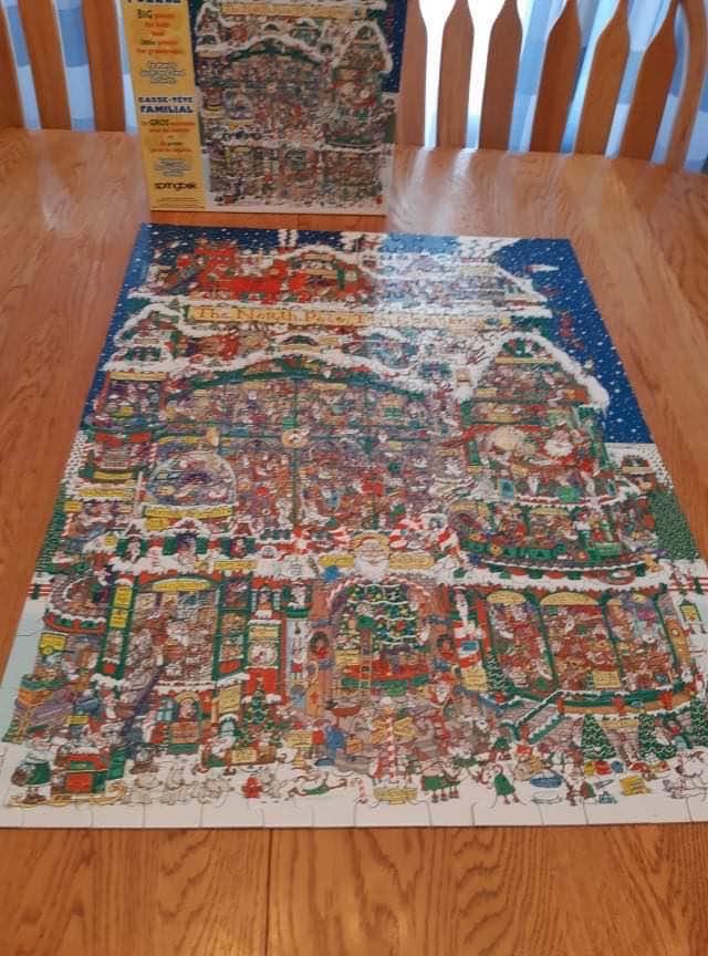 The North Pole Toy Company - Collector’s Puzzle puzzle collectible - Main Image 2