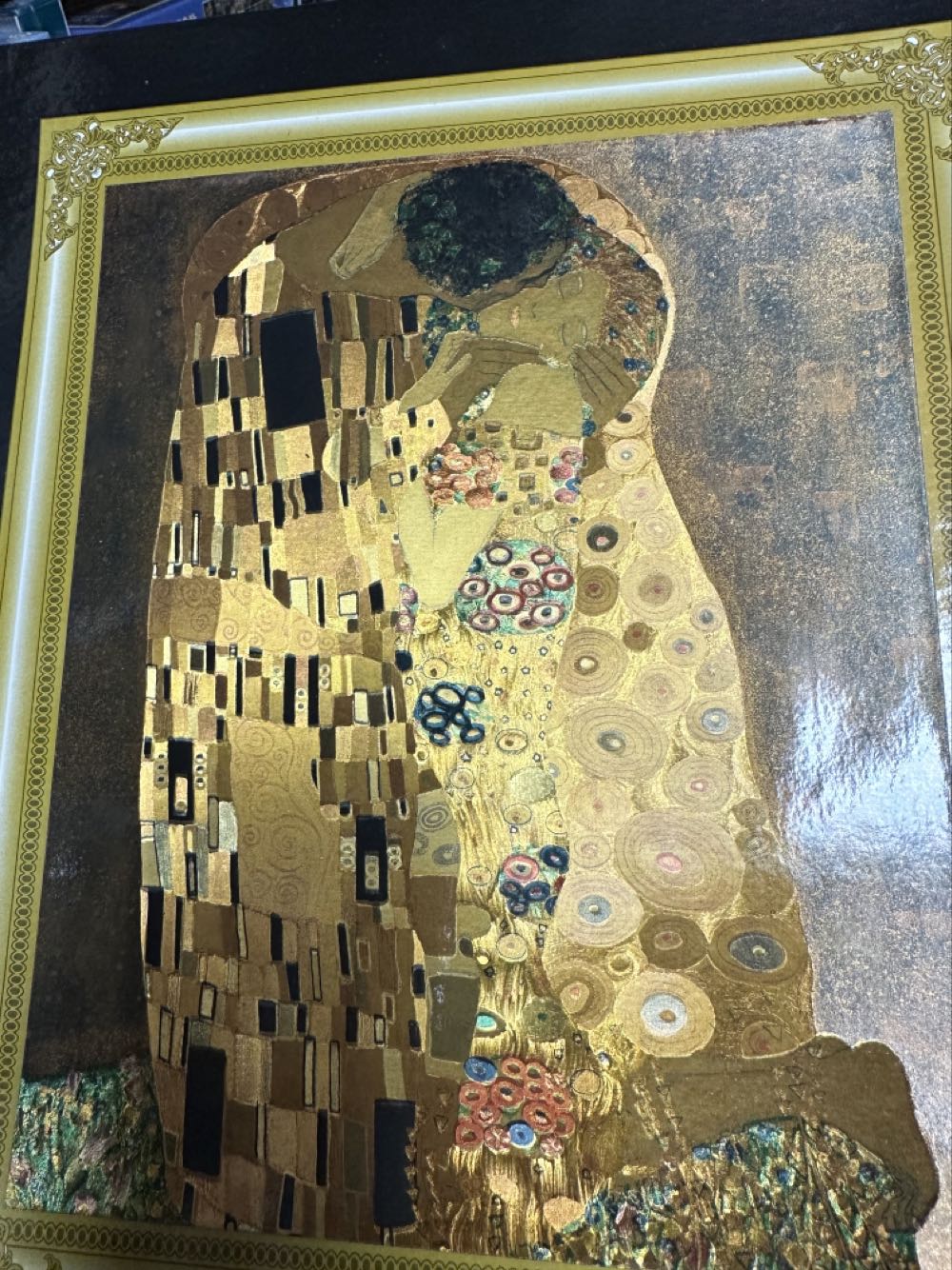 The Kiss Metallic # 2330-4 - Ceaco puzzle collectible [Barcode 021081023306] - Main Image 2