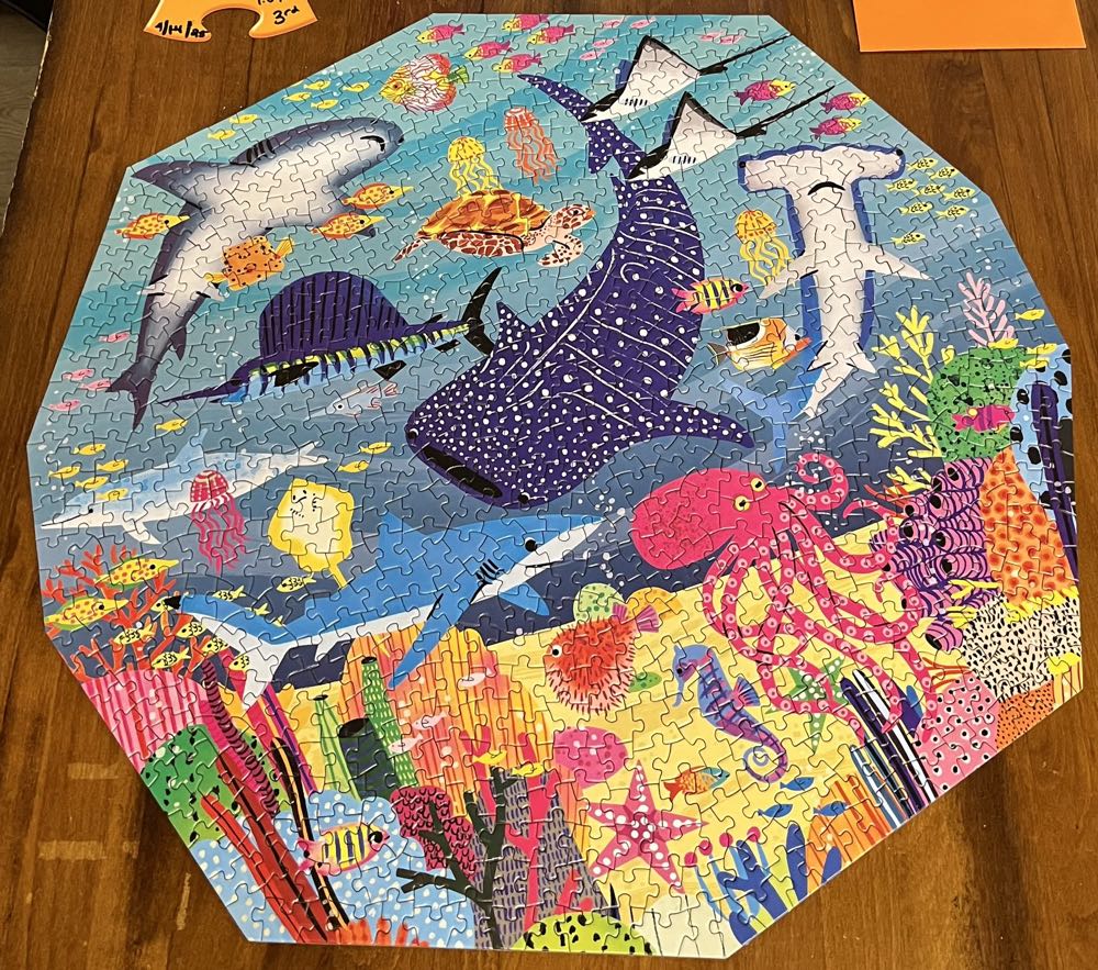 Ocean Terrarium - Mudpuppy puzzle collectible [Barcode 9780735372528] - Main Image 2